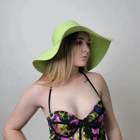 NWT Wide Brim  Lime Summer Hat - Picture 1 of 8